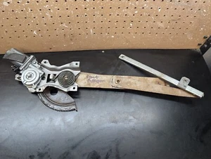1992-1996 BUICK ROADMASTER ESTATE WAGON  Front Right Window Regulator - Picture 1 of 7