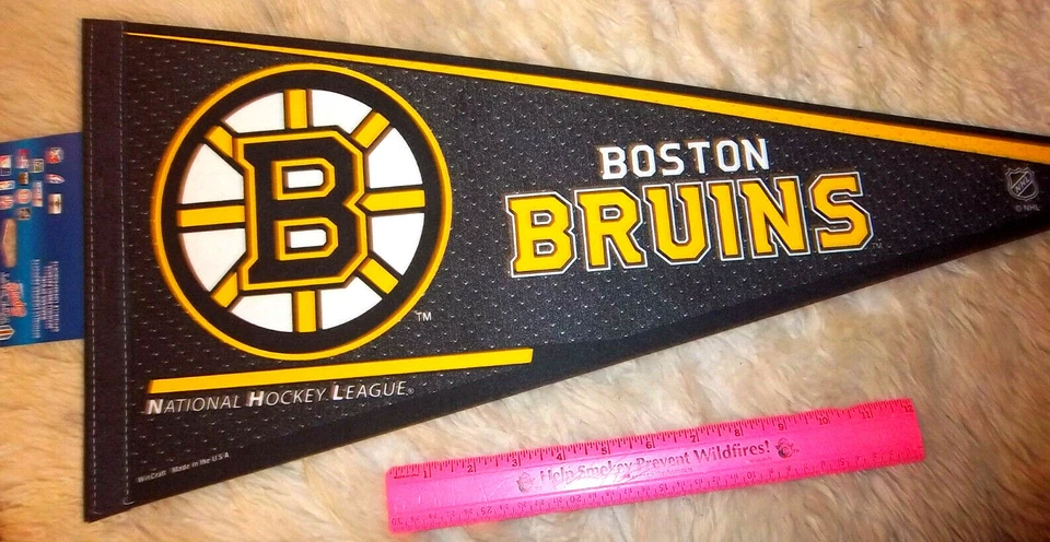 Boston Bruins NHL Hockey Team 30 x 12 Felt Pennant, made in the USA  - Image 1 of 1