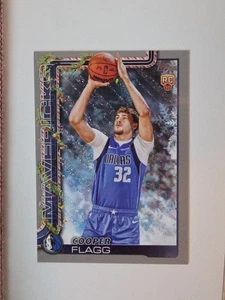 Cooper Flagg 2025-26 Topps Holiday Silver Glitter Rookie #H161 RC SP - Bild 1 von 2