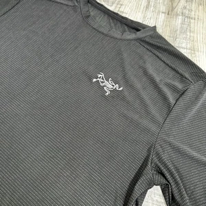 Arcteryx Shirt Mens Medium? Fitted Black Activewear Workout Stretch Gym Hike - Picture 1 of 11