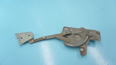 MERCEDES-BENZ W114 CUPÉ 250C 280C,REGULADOR VENTANA LATERAL TRASERO DERECHO sin motor Foto 1 de 4