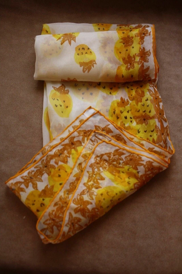 Bufandas de gasa Vera 42 x 14 pulgadas, fruta de otoño, mezcla de seda VERASHEER, naranja amarillo Foto 1 de 3