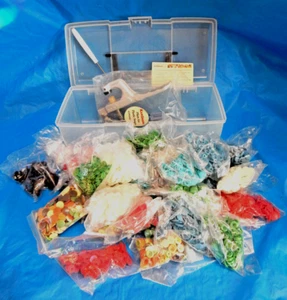 KAMSNAPS SET: PLIERS, 9 DIFFERENT COLORED SNAPS & STORAGE BOX, OVER 900 SNAPS! - Picture 1 of 8