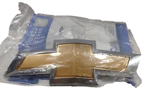 Genuine OEM GM Front Bumper Grille Bowtie Emblem Badge 13-16 Malibu 23131644 - Picture 1 of 3