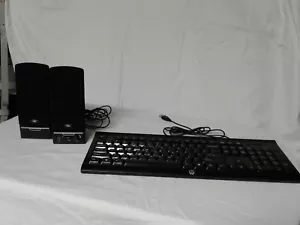 Computer monitor Sharp New keyboard and speaker - Picture 1 of 6