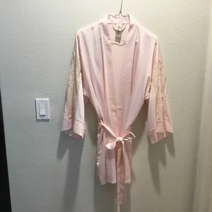 In Bloom by Jonquil Pink Satin Lace Sleeve Short Robe Bridal Loungewear Size Med - Picture 1 of 11