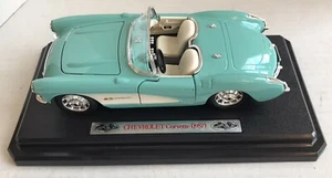Bburago 1957 Chevrolet Corvette 1/24 Diecast Model Mint Green and White - Picture 1 of 11
