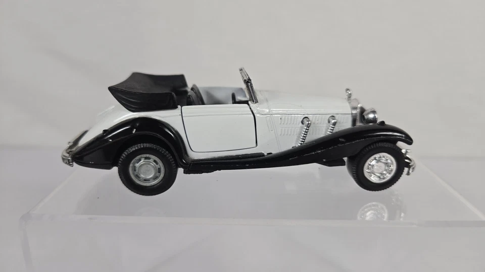 Yat Ming Mercedes 540k Cabriolet #8502  1:43 Scale Diecast Car Hobby Collectable - Image 1 of 4