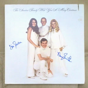 "Die Sinatra-Familie wünscht dir frohe Weihnachten" LP signiert von Nancy & Tina Sinatra - Bild 1 von 2