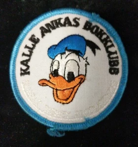 Parche de rocío vintage divertido Kalle Ankas Bokklubb pato Donald Disney C6-1-Y - Imagen 1 de 3