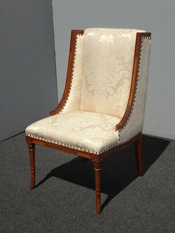 Vintage Traditional French Ornate White Silk Damask Accent Chair w Decor Nails Cover
