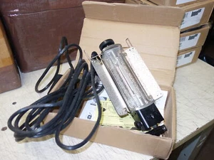 Lowel Tota Light T1-10 Tungsten Flood Light w/ Power Cord And Screen - Picture 1 of 3