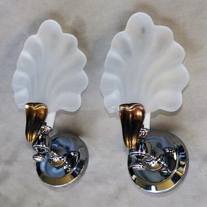 VINTAGE PAIR OF ROPE TASSEL AND LEAF CAST BRASS WALL SCONCES 15" X 6.5 - Picture 1 of 12