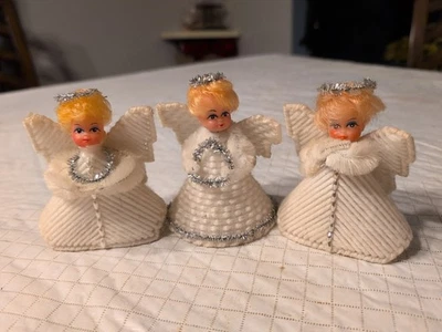 3 ángeles caseros vintage, blancos y plateados, hilo y lona de plástico, 4 pulgadas Foto 1 de 4