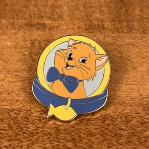 Disney Pin Toulouse Cat And Dog Collars Magical Mystery Series 25 2024 - Picture 1 of 5