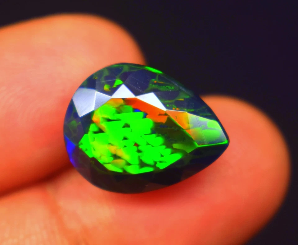 7.2 CT Fire Black Smoked Ethiopian Opal Pear Faceted Gemstone 16.4X13.1X9.4 mm - Image 1 of 4