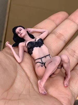 Diorama de resina 1:16 negro encaje niña miniatura estatuilla muñeca juguete escena accesorios Foto 1 de 4