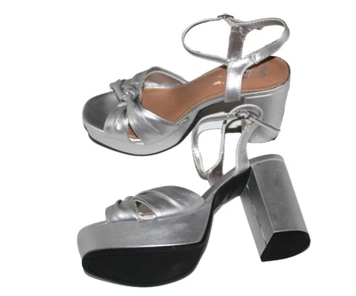 Zapatos de tacón alto Brash para mujer gris plateado con moño plataforma bloque Foto 1 de 4