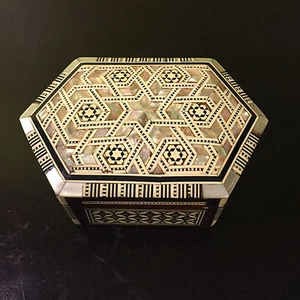 Egyptian Inlaid Mother of Pearl Jewelry Trinket Treasure Box 5.25" Hand Made VTG - Picture 1 of 10