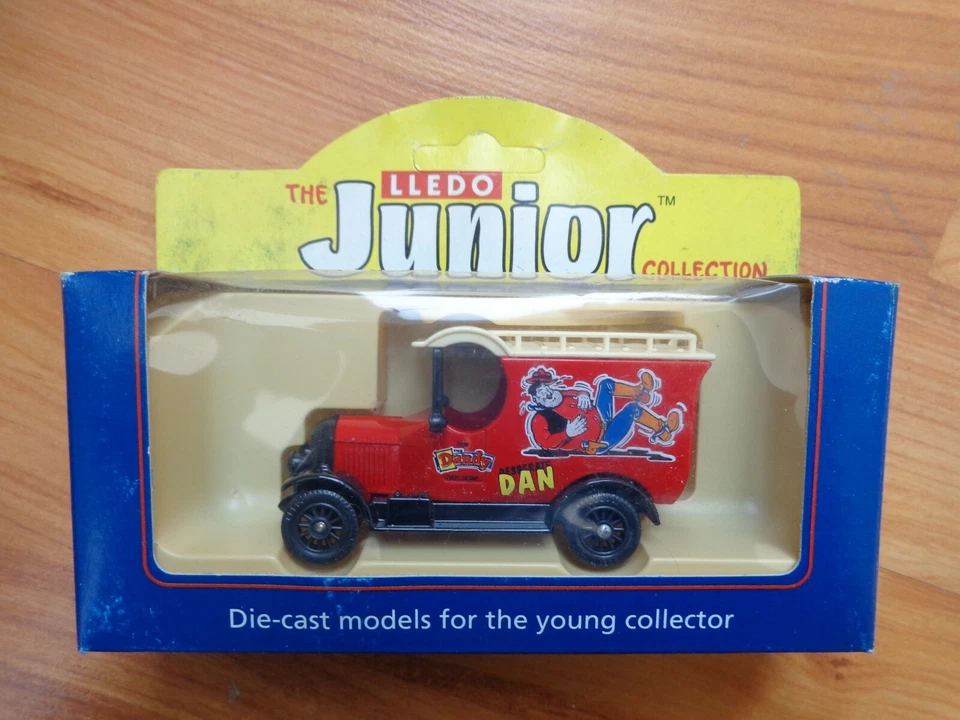 Lledo Giorni Andato Classico Morris Furgone' Junior Dandy Desperate Dan 'Rosso - Immagine 1 di 1