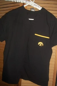 NWT MEN'S DUDZ BRAND SHORT SLEEVE IOWA HAWKEYE SCRUB TOP SHIRT SIZE S - Picture 1 of 2