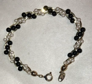 Trifari Armband mit Kunstperlen und Onyx in goldfarbener Fassung signiert EUC #18 - Bild 1 von 6