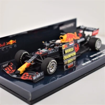 Max Verstappen Red Bull RB16B #33 Sieger Abu Dhabi Formel 1 Weltmeister 2021 1:4 - Bild 1 von 4