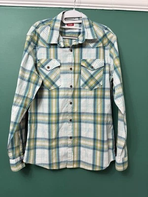 Mens Wrangler Shirt. Medium. Long Sleeve. Green Check. SKU 40144 - Image 1 of 4