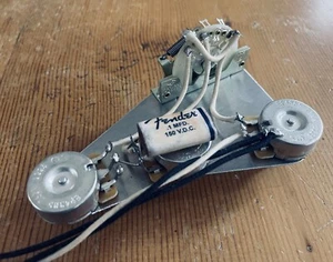 Arnés de cableado Fender Stratocaster 1959 250 k CTS .1mfd blanco guía telefónica cera CRL - Imagen 1 de 8