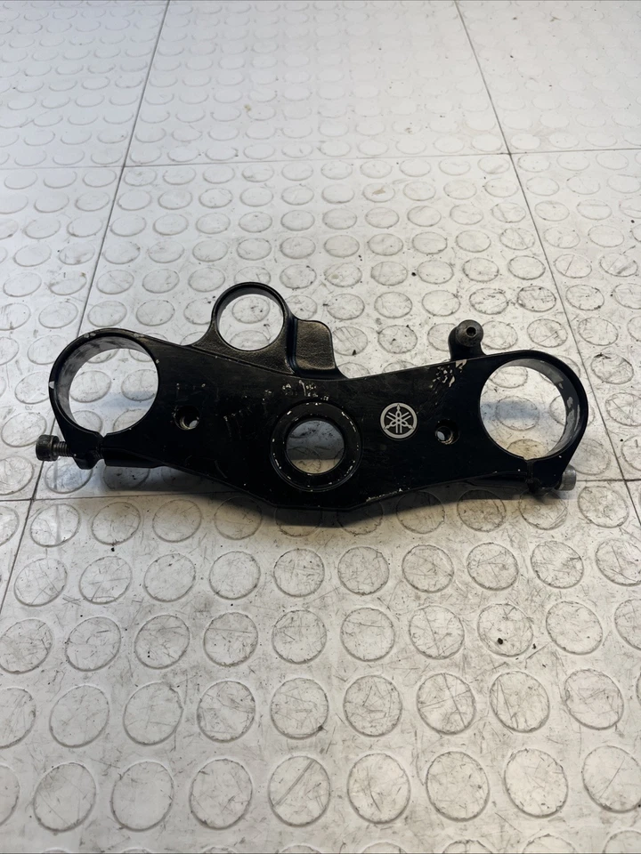 Yamaha YZF R1 2002-2003 superior triple abrazadera de árbol envío gratuito OEM Foto 1 de 4