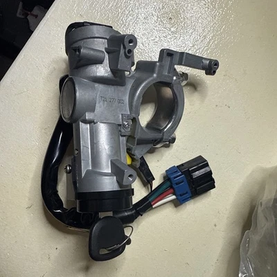 Ignition Lock Cylinder and Switch SMP For 2001-2005 Kia Rio Intermotor - Image 1 of 4
