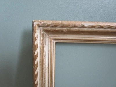 Cadre en bois  Ancien mouluré effet  doré - Photo 1/4