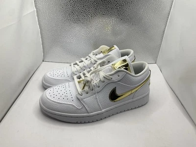Nuevo Wmns Air Jordan 1 Retro Bajo Blanco Metálico Dorado Talla 7.5W CZ4776-100 Sin Tapa Foto 1 de 4