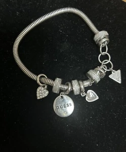 Pulsera Deslizante Guess Joyería Plata Dije Corazón Eslabón Cubano Bolo - Imagen 1 de 4