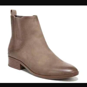 NWOT Naturalizer Sampson Vegan Leather Ankle Booties in Taupe - Picture 1 of 9