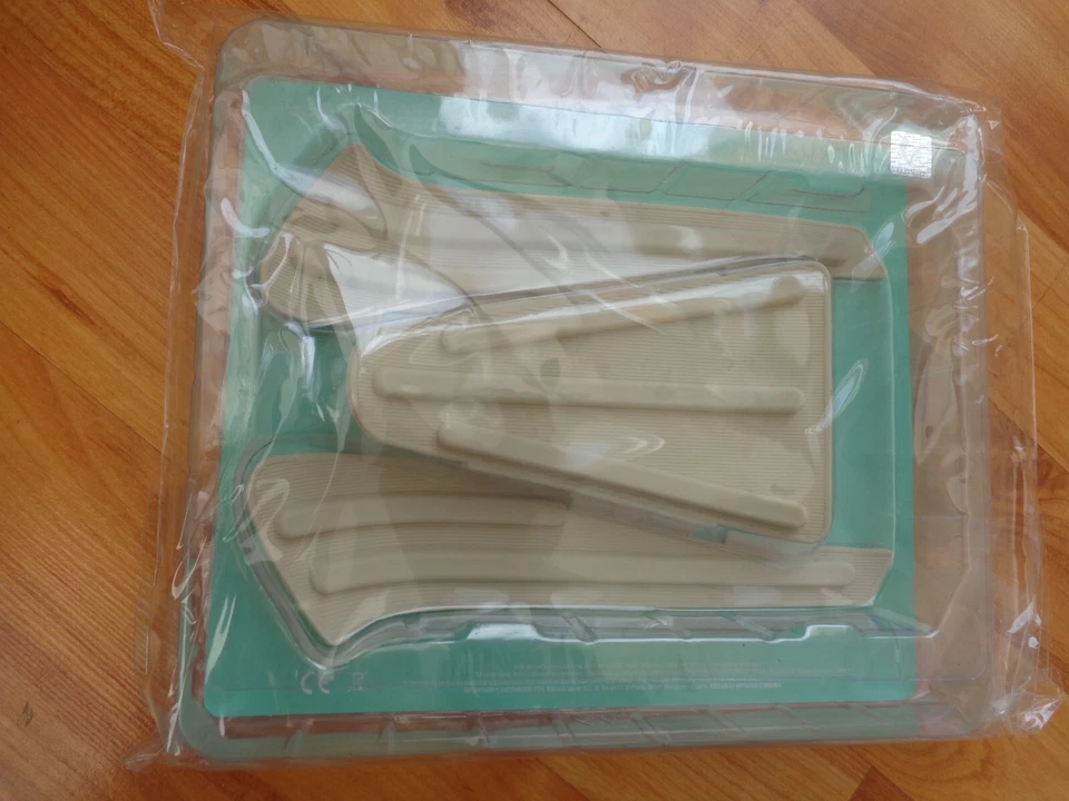 1/3 DEAGOSTINI Bauen Die Vespa 1956 GS150 Scooter #64 Trittplatte Gummimatte - Bild 1 von 1