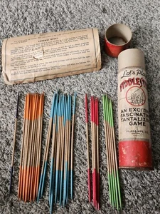 Old Vintage FIDDLESTIX Game Pick Up Sticks missing 2 orange and 2 blue sticks - Picture 1 of 6