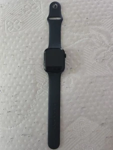 Apple Watch Series 7 45mm Aluminum Case with Sport Band - Midnight, Regular (GPS - Zdjęcie 1 z 3