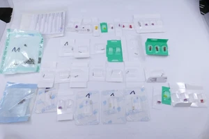 STRAUMANN  DESS UND ANDERE  MATERIAL IMPLANTOLOGIE - Bild 1 von 8