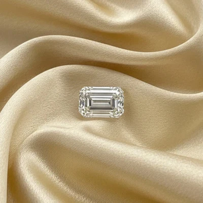 Certified Lab Grown Diamond, 2.29ct, H, SI1, Emerald Cut - Image 1 of 4