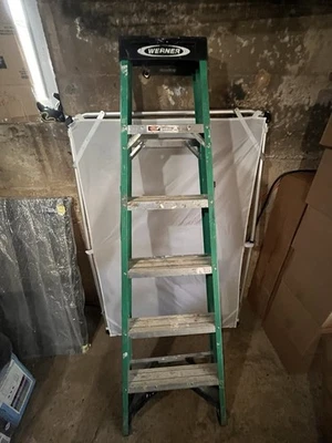 Escalera Werner de 6 pies de aluminio/fibra de vidrio de alta resistencia modelo # FS206 Foto 1 de 2