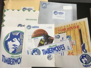 Minnesota Timberwolves 1989 raro expansión de la NBA primer año paquete promocional prendedor de pegatinas - Imagen 1 de 3