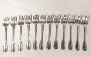 Service de 12 fourchettes à huitres Poinçon Minerve / Set of 12 oyster forks - Picture 1 of 5