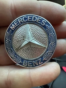 Mercedes-Benz W201 Grille Badge Emblem Vintage Genuine OEM NICE - Bild 1 von 4