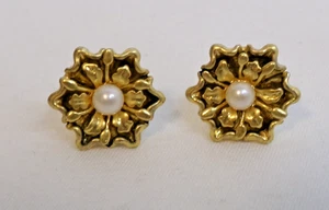 Vtg MMA Metropolitan Museum of Art French Amor Stud Earrings Gold Plate Pearl - Picture 1 of 6
