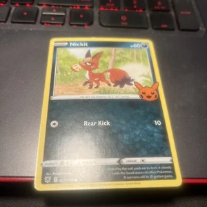 NICKIT - 103/189 - Trick Or Trade - Halloween BOOster  - Pokemon Card - Picture 1 of 2
