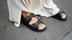 Chanel Dad Sandals Quilted Leather Chain CC Chain Logo Authenticated! - Picture 1 of 24