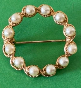 Offene runde Trachtenperle 1,25" breit goldfarbene Brosche Anstecknadel - Bild 1 von 3