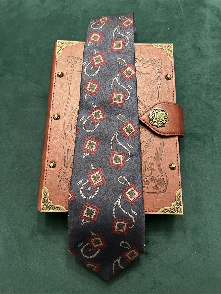 Corbata vintage para hombre Kuppeheimer azul marino cachemir geométrica 100 % seda hecha en EE. UU. Foto 1 de 4