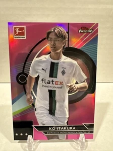 2023 Topps Finest Bundesliga Pink Refractor /300 Ko Itakura #116 - Picture 1 of 2